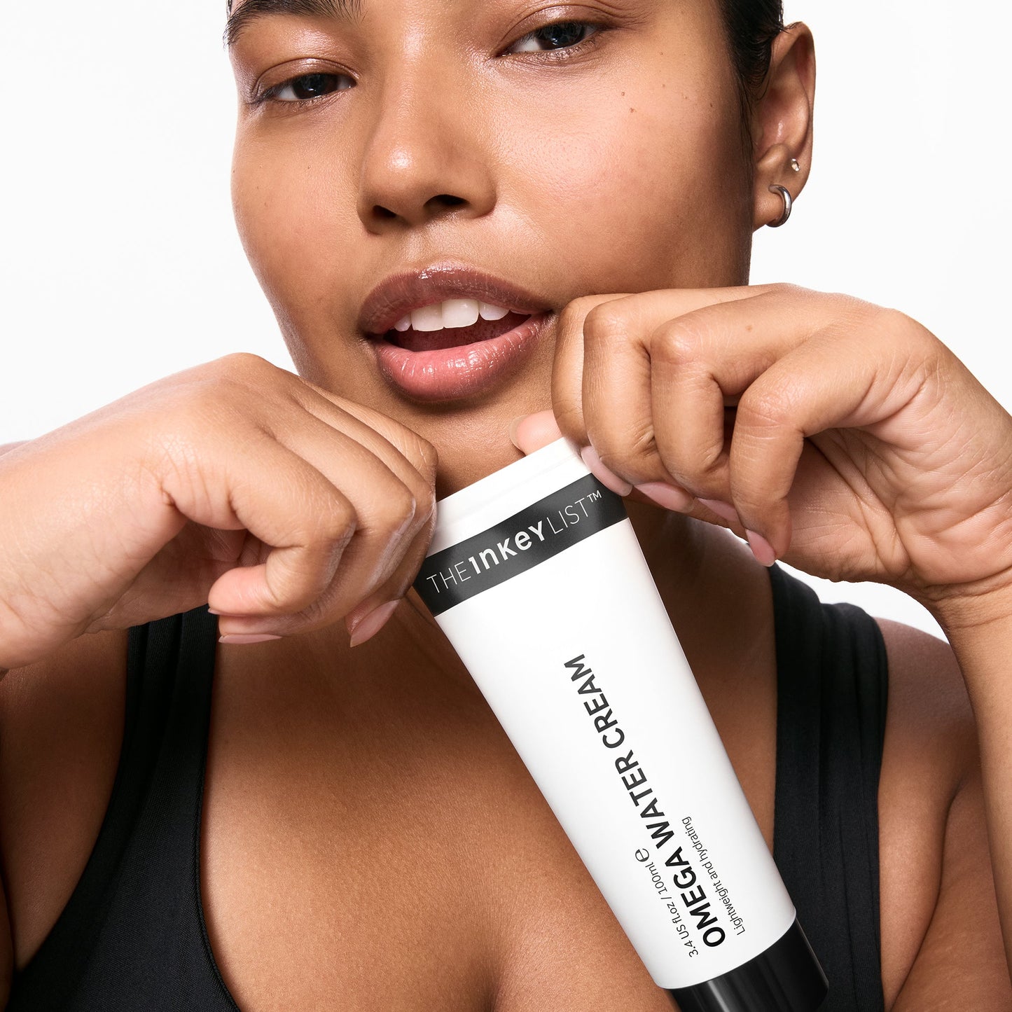 supersize-omega-water-cream-duo-j3 03_KAFFYA_07_HOLDING_OMEGA_SUPERSIZE_001.jpg