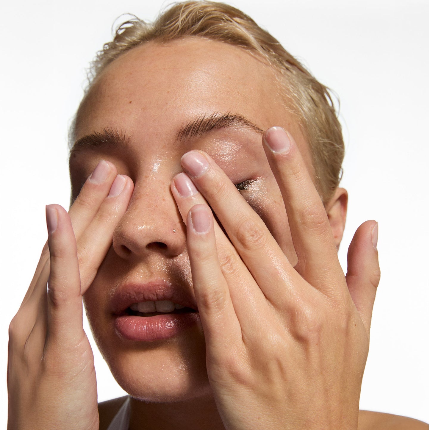 the-bestselling-intro-to-great-skin-b4 MysteryBundle_Model_2000x2000_8c068f88-8954-45a2-bafe-e122a0319042.jpg