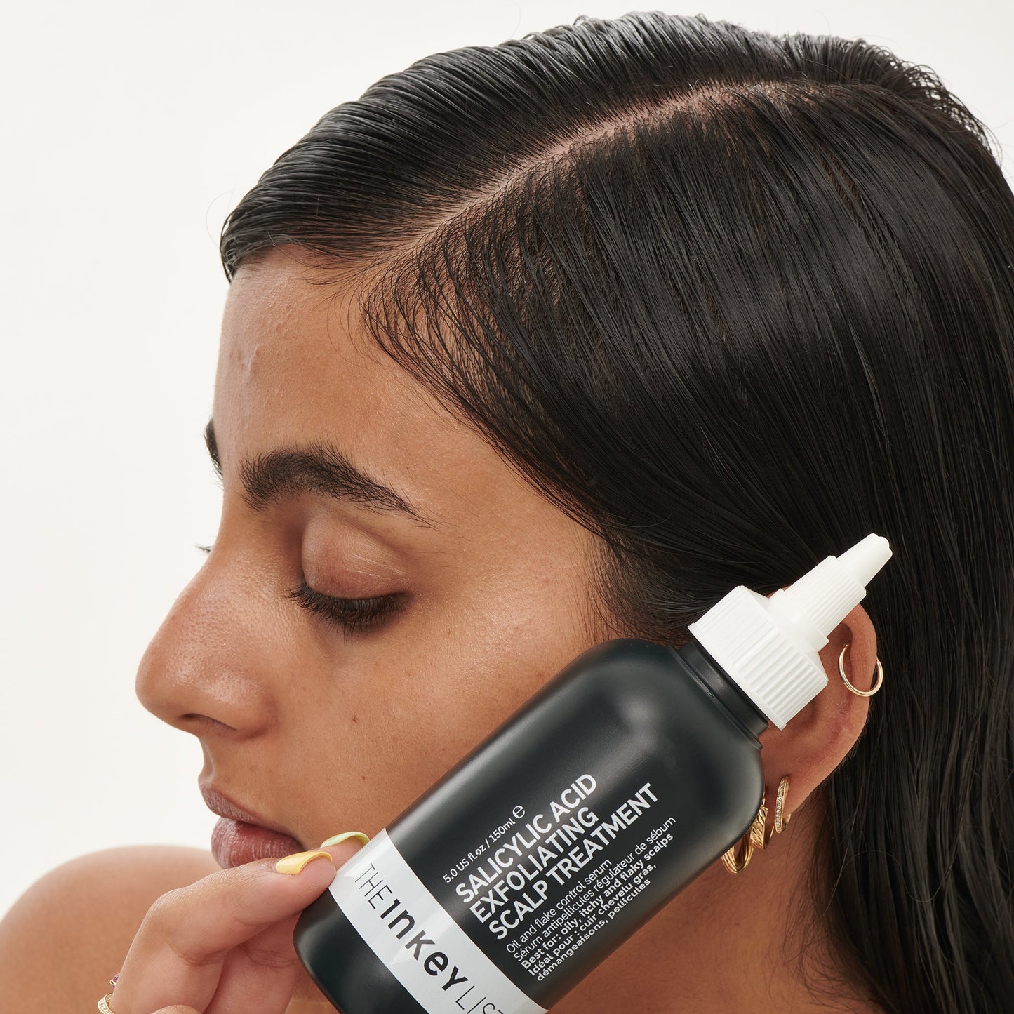 clean-and-healthy-scalp-duo-e8 SallyHAIR_ModelLifestyle_2e55b949-fa6c-43b1-8dc6-497be78c74bb.jpg